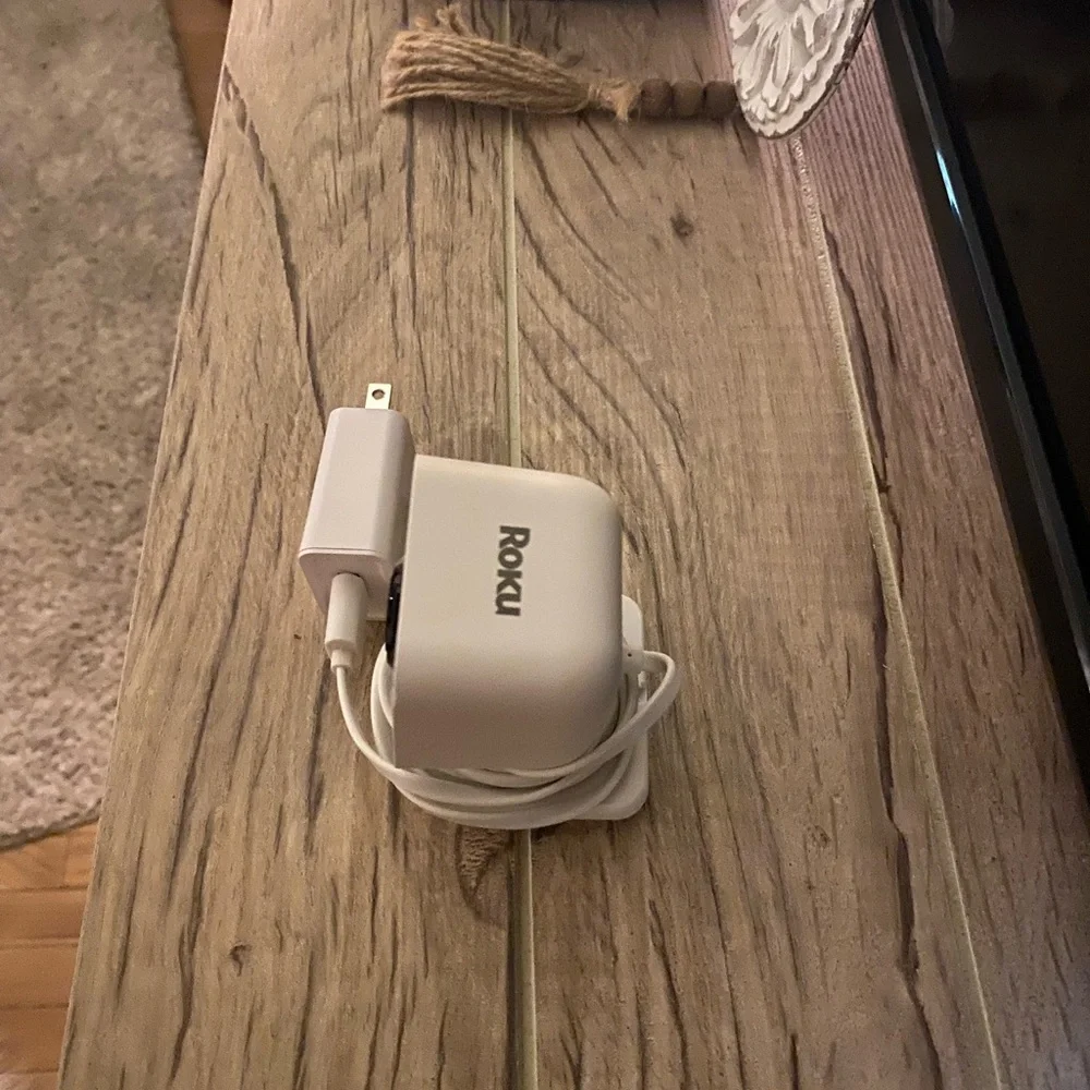 Roku White Camera with Black Interior